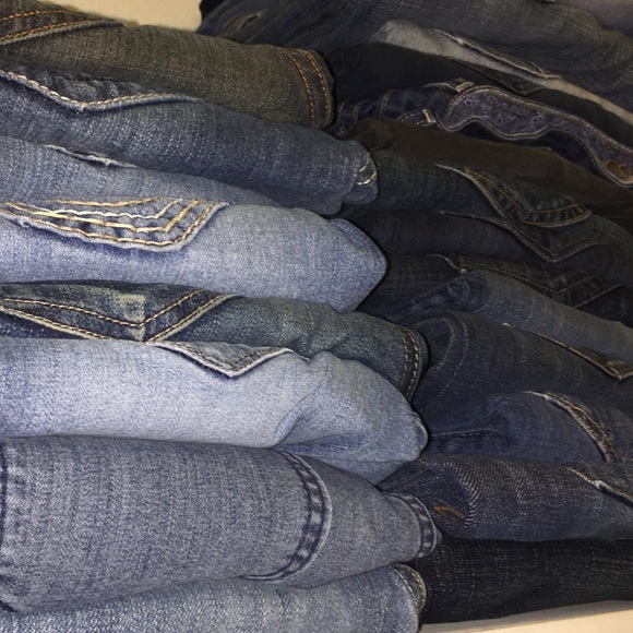 J E A N S!!! Lots and lots of JEANS - Picture 3 of 5
